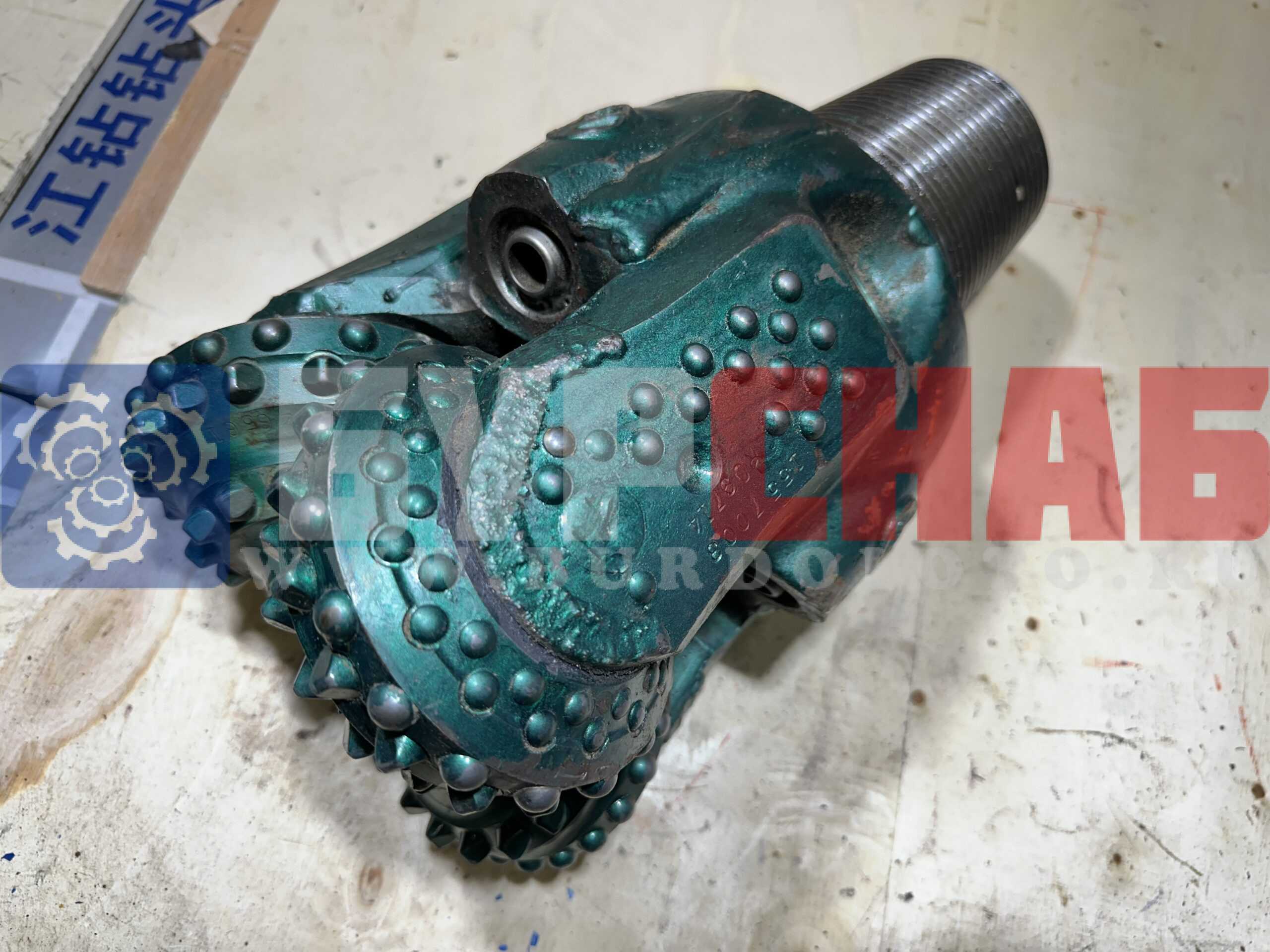 Долото шарошечное ф 219,1 HE44MRSV (IADC617)