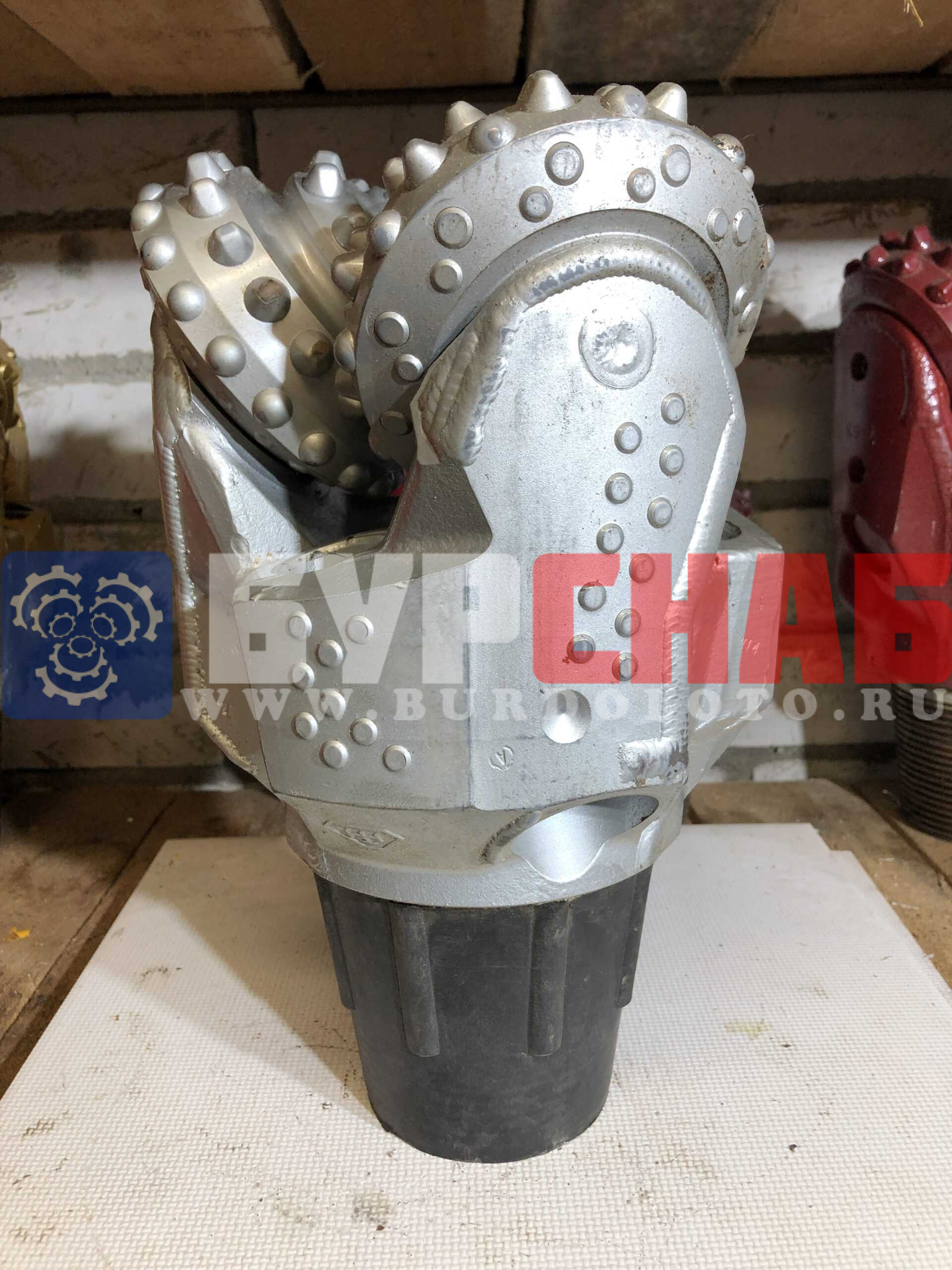 Долото шарошечное ф 215,9 GX-44G (IADC617)