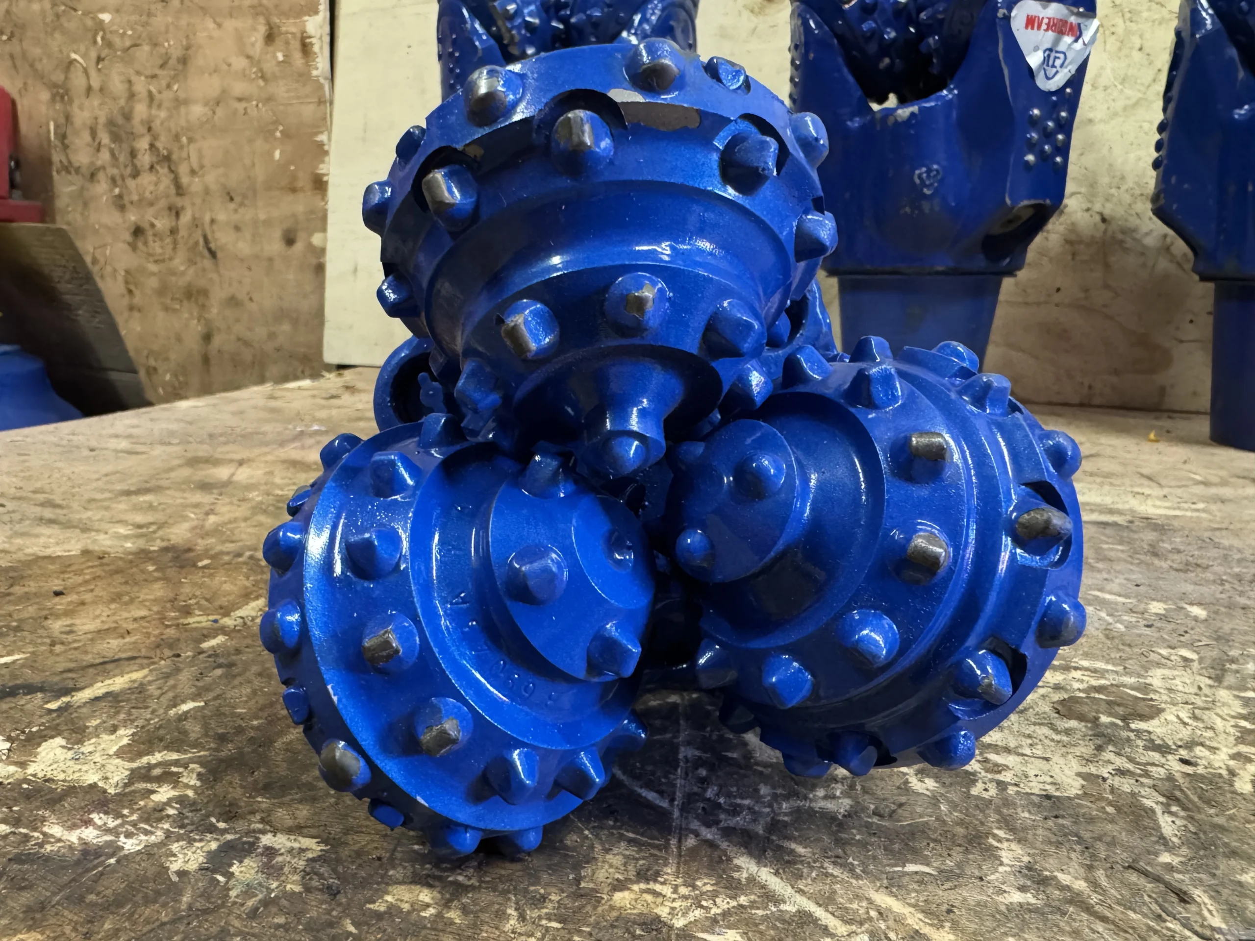 Долото шарошечное ф 143.9 HAT547GL (IADC547)