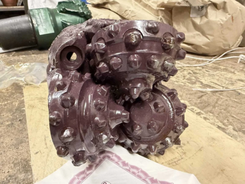 Долото шарошечное ф 139,7 AU-LS54X-R208 (IADC547)